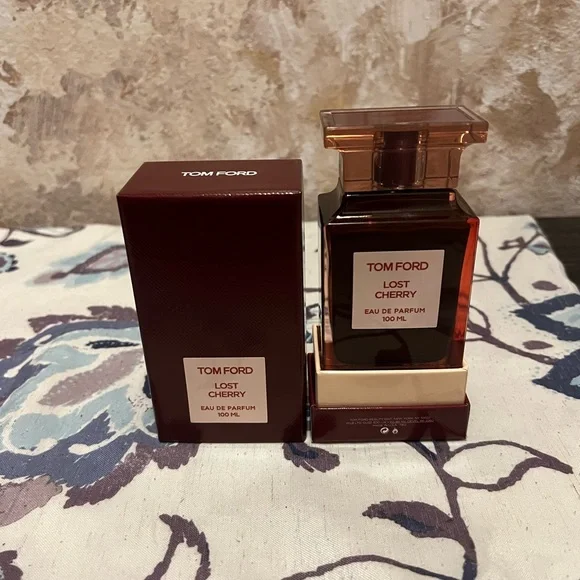Tom Ford Lost Cherry Eau de Parfum in Deep Red - Picture 3 of 3